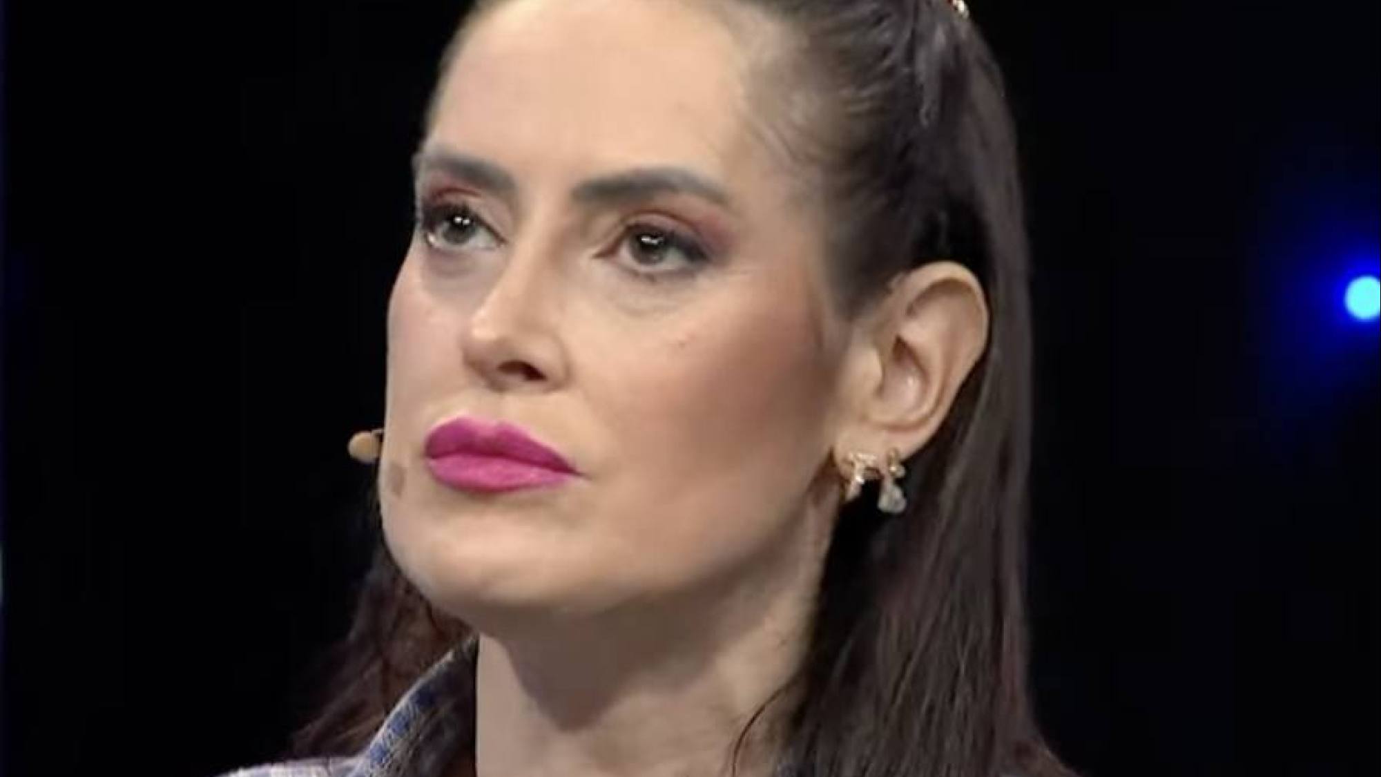 “Entró por ley de urgencia”: Adriana Barrientos actualiza salud del influencer que vive horas críticas y puede morir