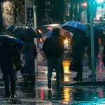 Lluvias vuelven este miércoles a Santiago , Redes sociales | Referencial
