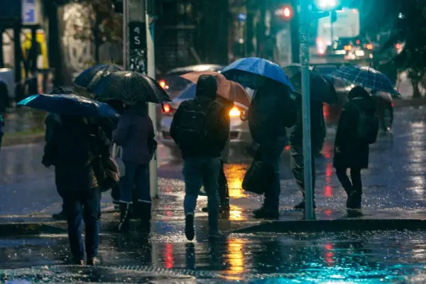 Lluvias vuelven este miércoles a Santiago ,Redes sociales | Referencial