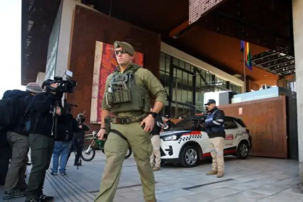 Doble aviso de bomba  ,Redes sociales | X