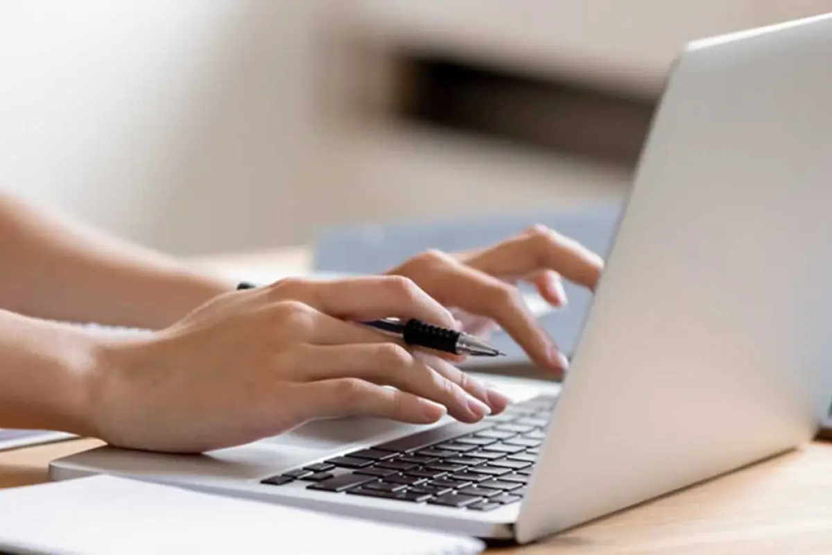 IA y notebooks reacondicionados , Redes sociales | Referencial