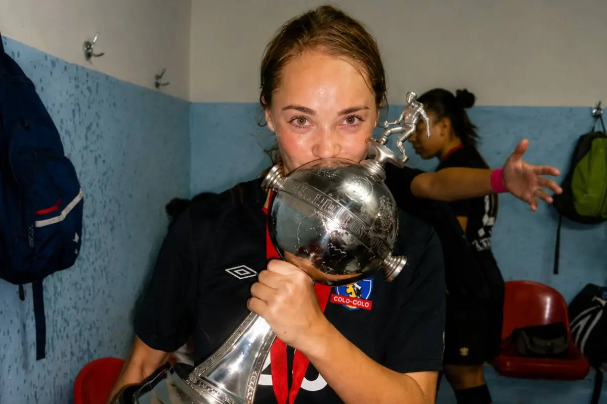 Estefanía Banini en Colo Colo, Redes sociales