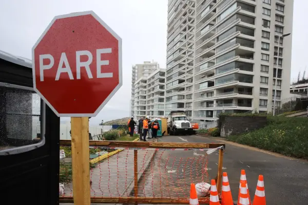 Socavones en Reñaca ,Redes sociales | Referencial