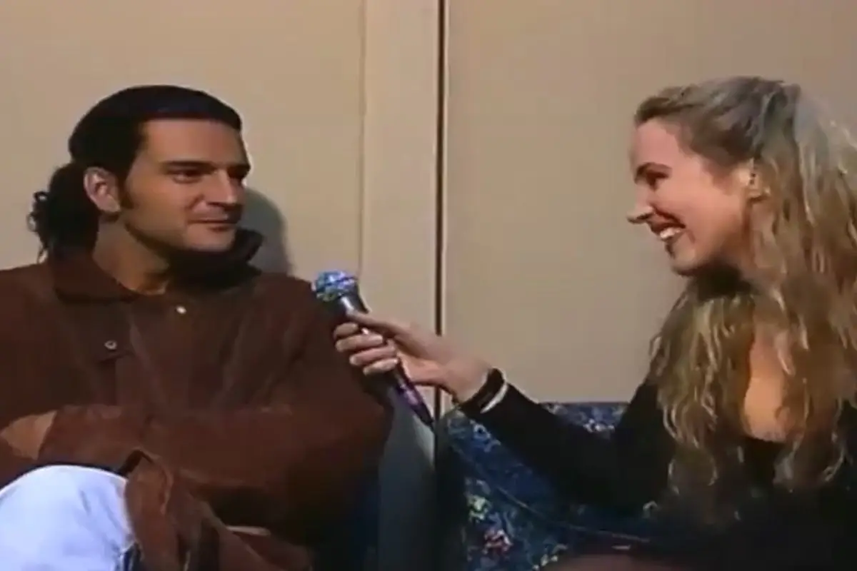 Ricardo Arjona y Angélica Castro durante una entrevista, Captura