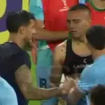 Juan Leiva se llevó la camiseta de Leandro Paredes, Captura