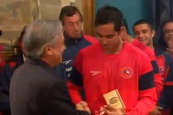 El Presidente Piñera recibió a la Roja tras el Mundial de 2010 ,Captura
