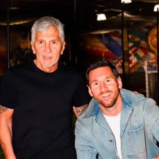 Lionel Messi junto a su padre Jorge ,Redes sociales