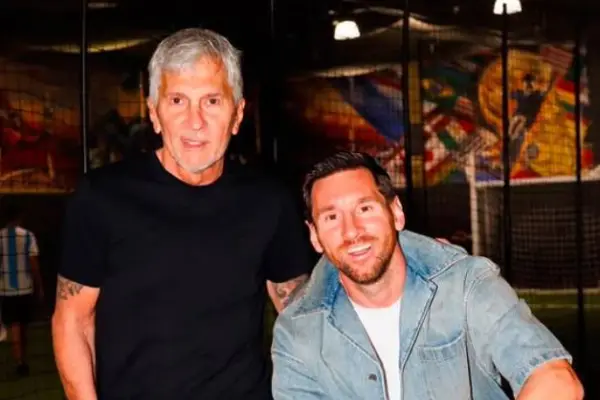 Lionel Messi junto a su padre Jorge ,Redes sociales