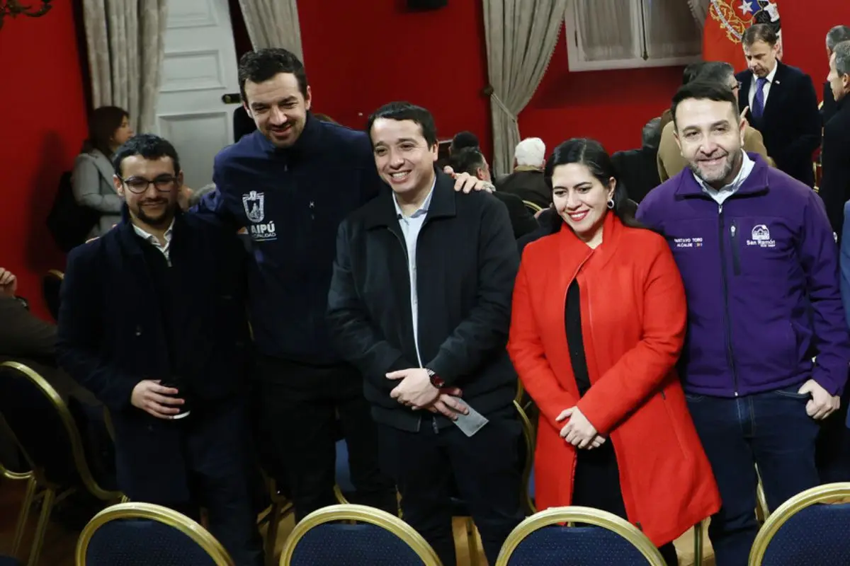 Alcaldes de oposición en La Moneda, Instagram