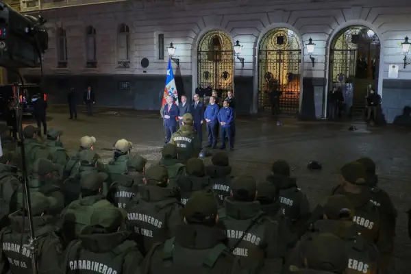 Kast lideró operativo policial en Plaza de Armas ,Instagram