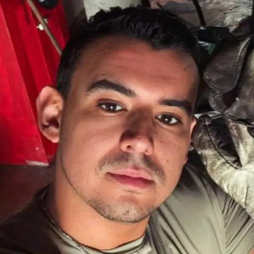 Martín González en medio de las cenizas ,Instagram