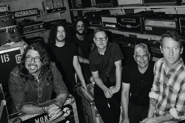 Foo Fighters  ,Redes sociales | Referencial
