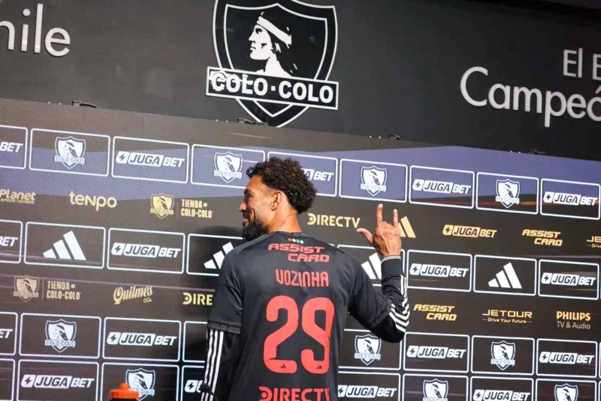 Recibimiento a Vozinha en el Estadio Monumental, Juan Pablo Carmona