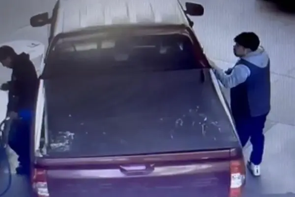 Los delincuentes en plena acción delictiva ,Captura