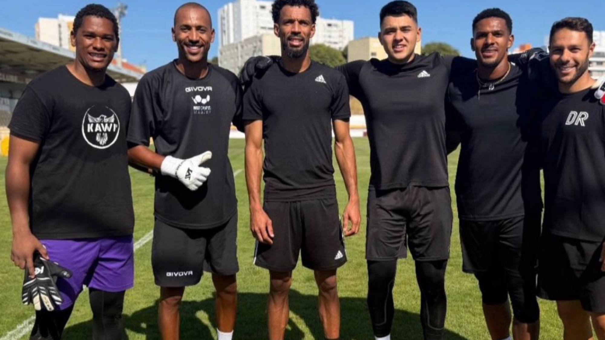 Vozinha se despide de sus amigos en Portugal