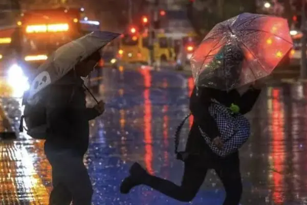 Lluvia en Santiago