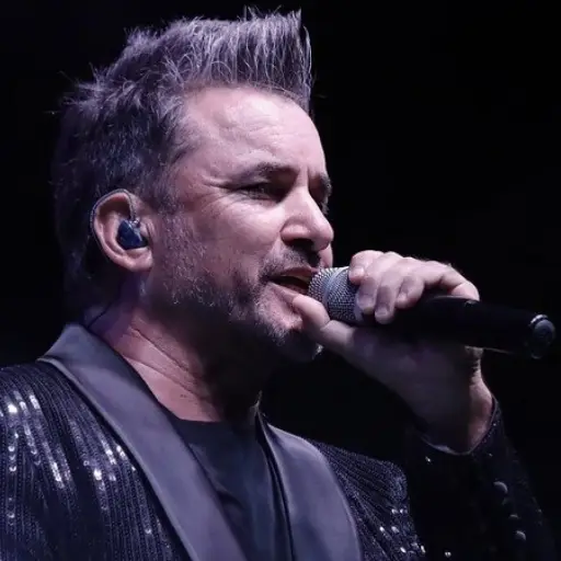 Douglas rompe el silencio  ,Redes sociales | Referencial