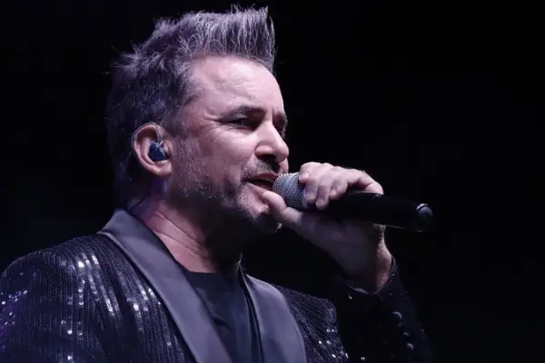 Douglas rompe el silencio ,Redes sociales | Referencial