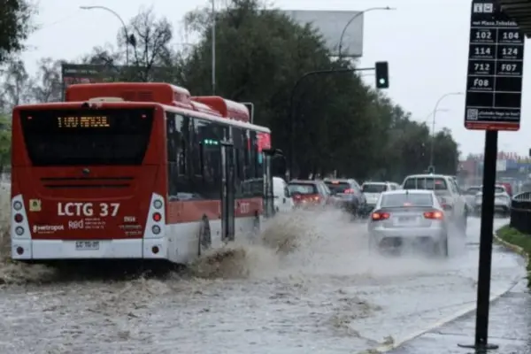 Lluvia en Santiago