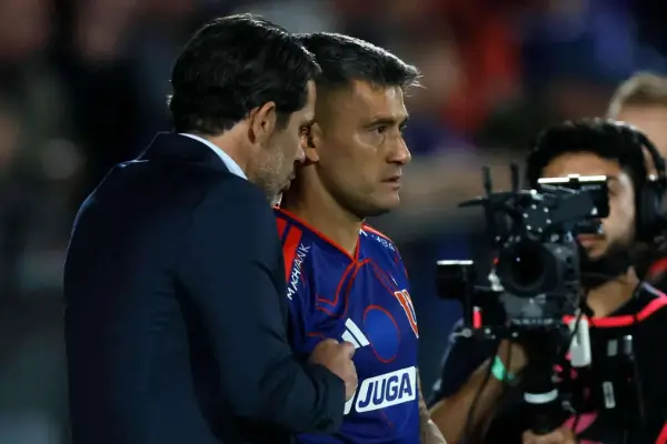 Charles Aránguiz y Fernando Gago ,Photosport