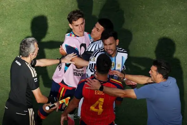 Incidentes en la final del Mundo ,Redes sociales