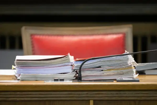 LICENCIAS MÉDICAS Y 11 JUECES DESTITUIDOS