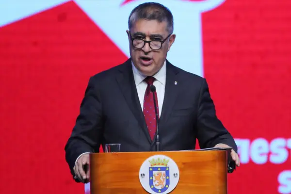 Mario Desbordes en ceremonia de inauguración de la Gran Fonda de Santiago ,Instagram