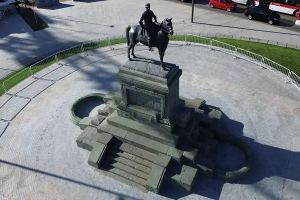 Así luce este jueves 17 de septiembre la Plaza Baquedano ,Instagram