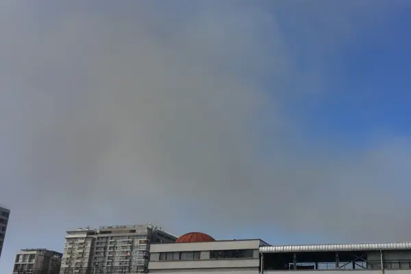 Nube negra visible desde distintos puntos de la capital