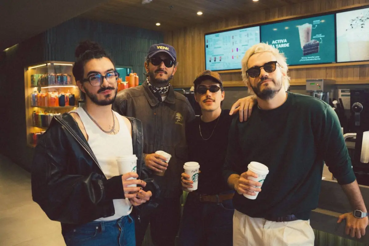 Morat junto a Starbucks, Cedida