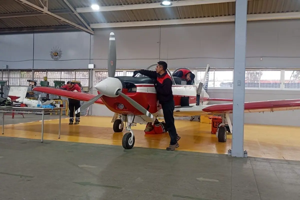 Liceo SOFOFA de Quinta Normal recibe avión Pillán, Cedida