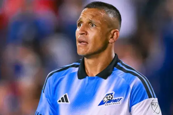 Alexis molesto con equipo ,Redgol