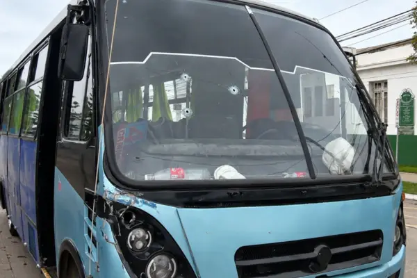 Bus donde viajaba el joven fallecido fue baleado en San Antonio ,Instagram