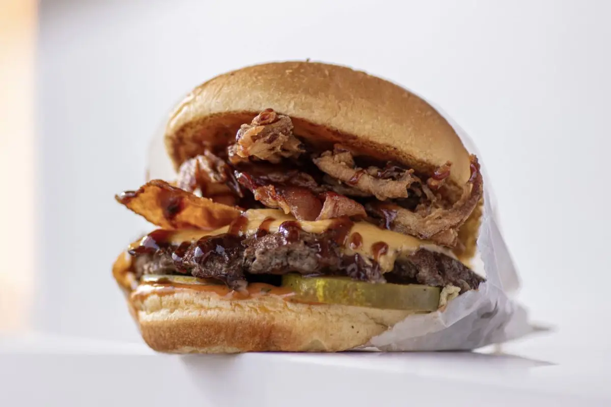 hamburguesa, cedida
