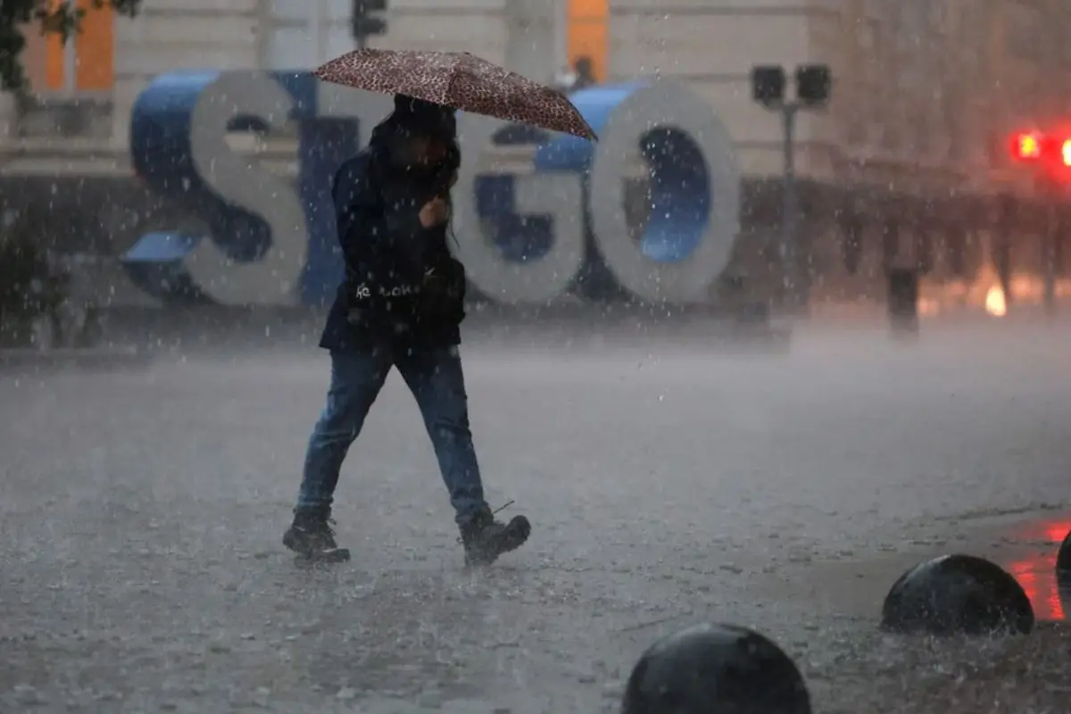 Se aproxima nuevo frente de mal tiempo para Santiago, X