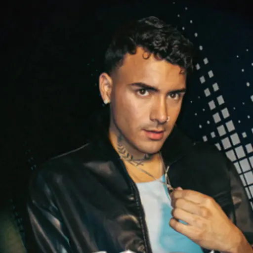 Alex Váskez ,Cedida