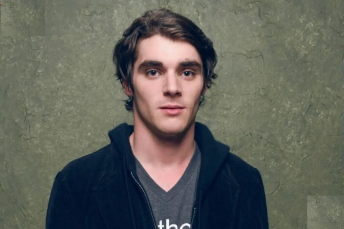 Actor interpretó a Walter White Jr. en Breaking Bad, Instagram