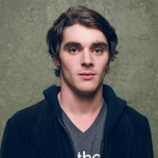 Actor interpretó a Walter White Jr. en \
