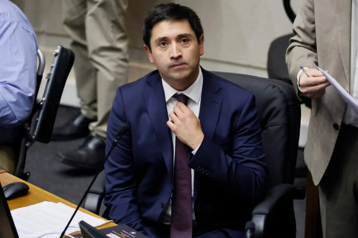 Ordenan desafuero del senador Miguel Ángel Calisto, X