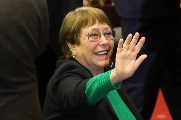 Michelle Bachelet se abre a tercera candidatura presidencial ,Redes sociales | Referencial