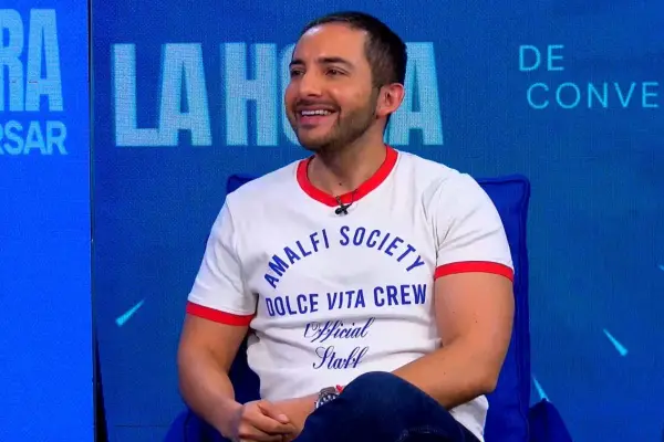 Hugo Valencia en el estudio de La Hora de Conversar ,Captura