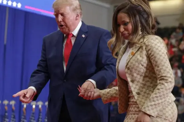 Donald Trump pasmado por el trasero de Nicki Minaj ,Redes sociales | X
