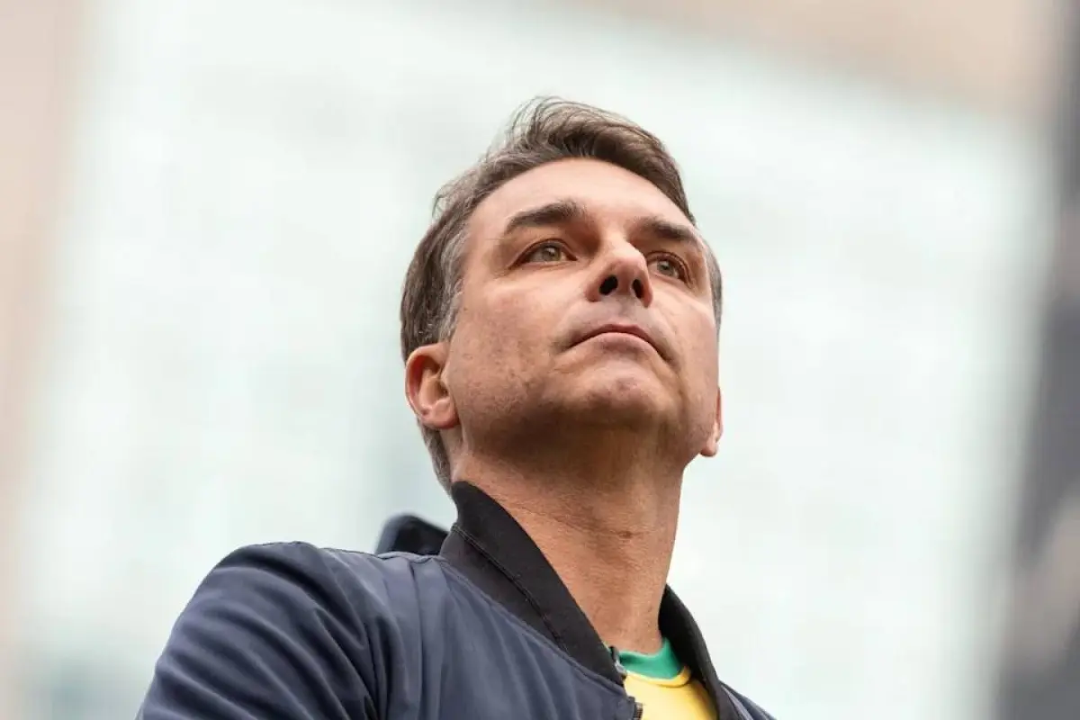 Flávio Bolsonaro huyó a Estados Unidos junto a su familia, Redes sociales | Referencial