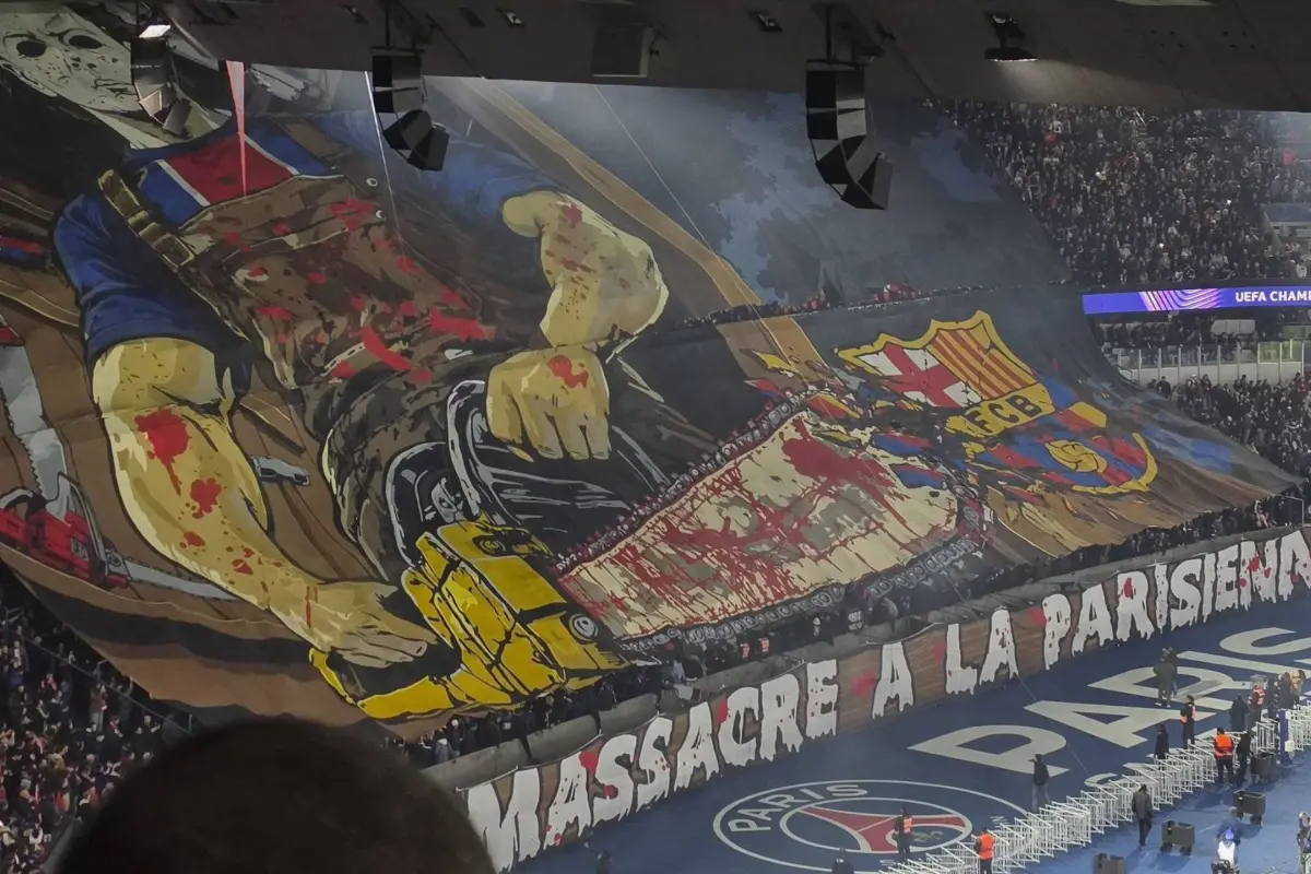 Lienzo PSG, X: @carpetasFCB